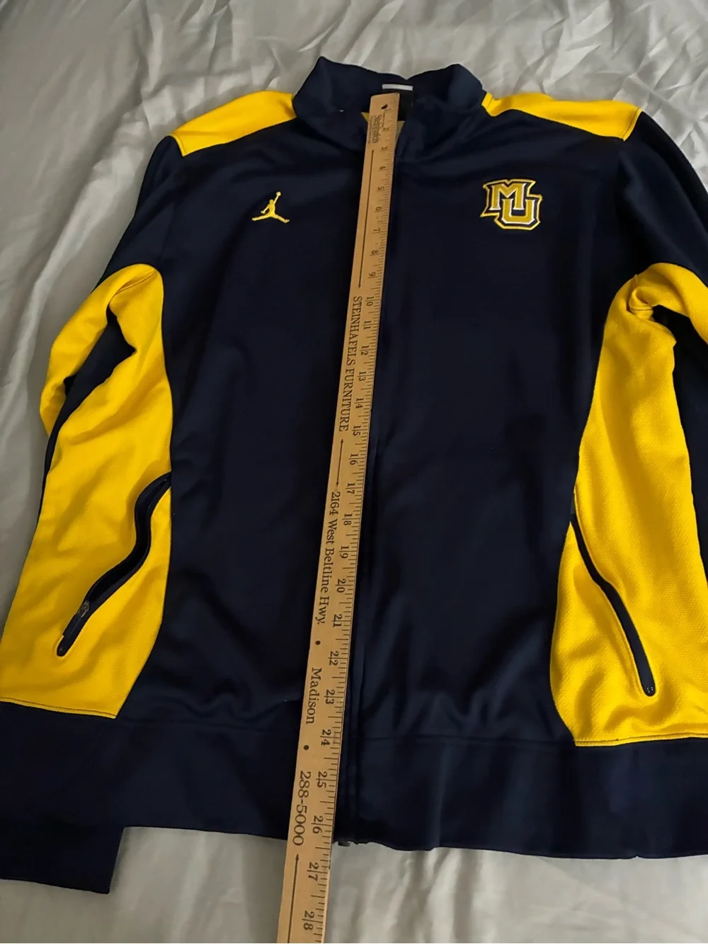 Marquette Air Jordan Zip Up Long Sleeve Sweatshirt Size XL